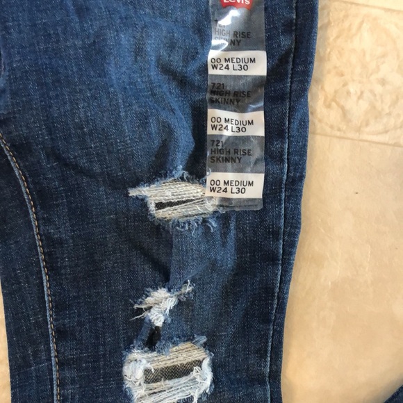 NWT Levi’s woman’s high-rise skinny 24x30 - Picture 3 of 5